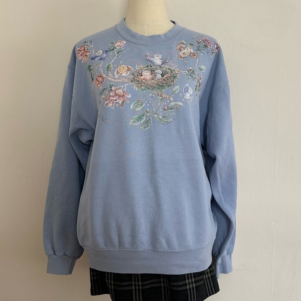 Vintage Sweatshirt Grandmacore 90s Crewneck Pullover Size M Blue Floral Birds - Picture 5 of 7